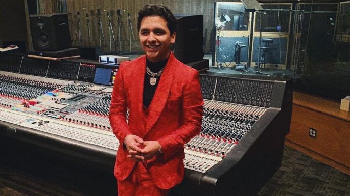 ¿Por celos? Christian Nodal tuvo que pedir permiso para grabar con Ángela Aguilar