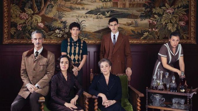 Este popular actor rompe esquemas y se viste de mujer para una revista