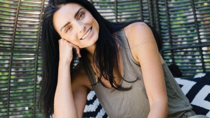 Aislinn Derbez comparte en redes su examen para determinar si tiene Covid-19