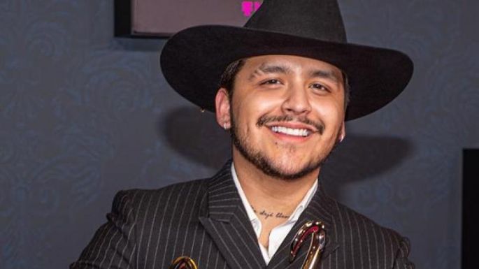 ¡Ese es talento! Christian Nodal ya mostraba sus dotes como cantante desde la secundaria