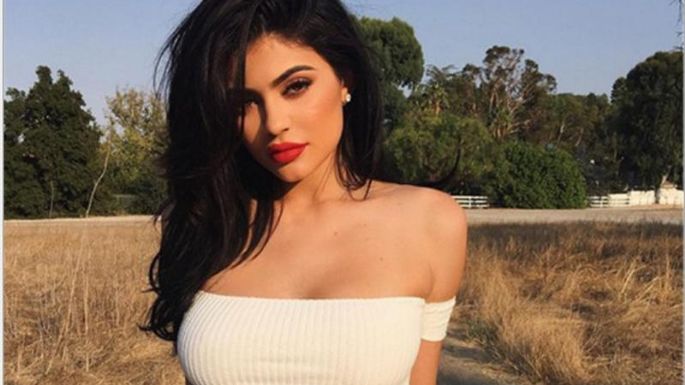 ¡Igualitas! Ella es la doble colombiana de Kylie Jenner, no sabrás quién es la auténtica