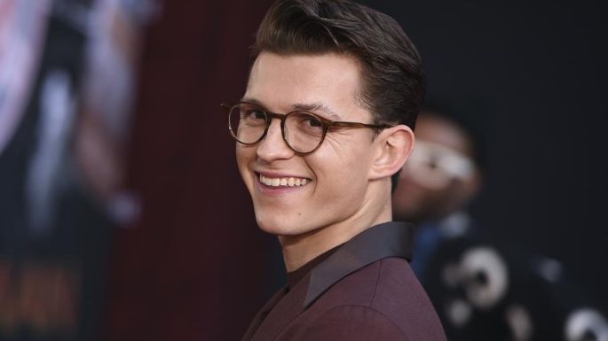 ¡'Spoilerman' ataca de nuevo! Tom Holland sorprende al hacer esto en traje de 'Spider-Man'