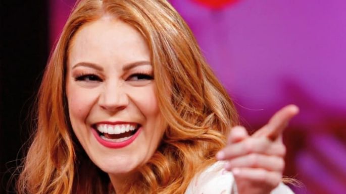 FOTO: Daniela Magun enamora con elegante vestido café y le llueven halagos