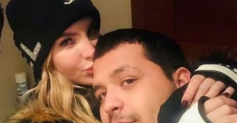 Los fans también recopilan fotos de su historia de amor