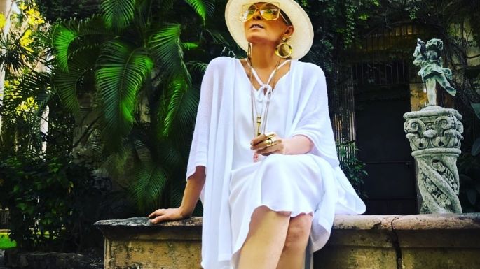 ¿Viaja ligero? Captan a Yuri en el aeropuerto de Campeche con casi una decena de maletas