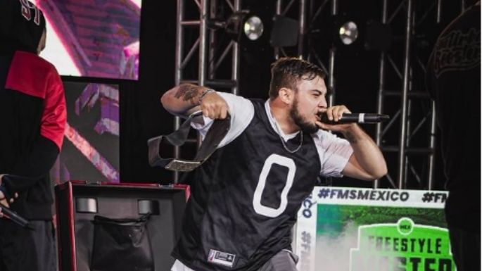 Rapero mexicano se convierte en campeón internacional de freestyle en La Batalla de los Gallos
