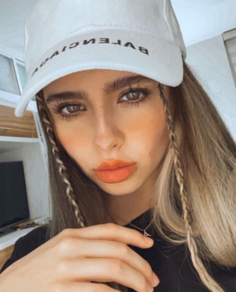 Amely, la hermana de Christian Nodal 