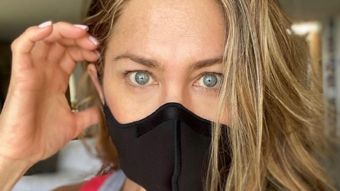 Jennifer Aniston causa indignación en redes sociales por adorno navideño de Covid-19