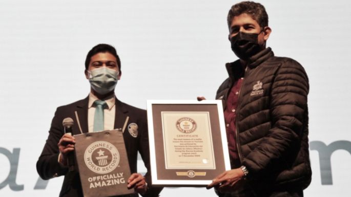 ¡Sí salieron las cuentas! Famoso youtuber rompe récord mundial con clase virtual de matemáticas