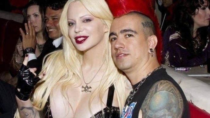 La expareja de Sabrina Sabrok, Erick Farjeat sorprende al mostrarse en público con una nueva novia