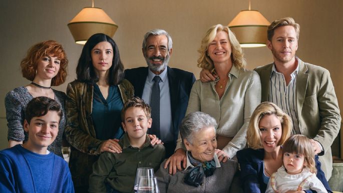 La familia de la serie española 'Cuéntame Cómo Pasó' muestran a sus personajes en la era Covid-19