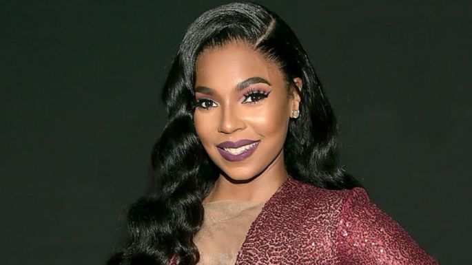 Tras varias semanas de dar positivo, la cantante Ashanti finalmente está libre del Covid-19