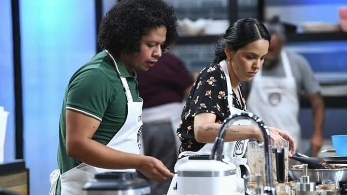 Destapan romance entre concursantes del rality show de TV Azteca MasterChef México