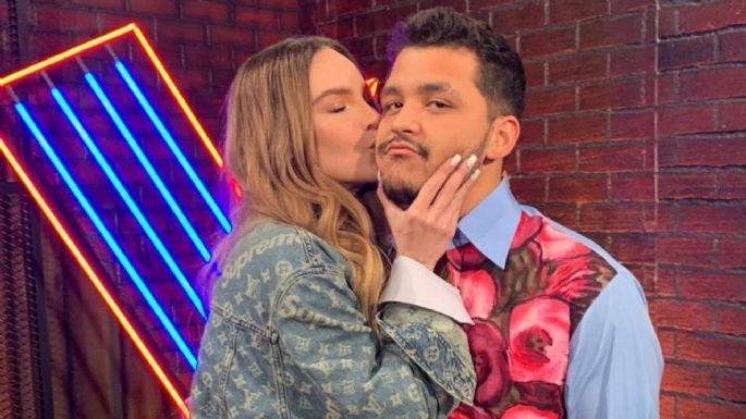 ¡Amor en el aire! Belinda presume regalo dedicado a su novio, Christian Nodal