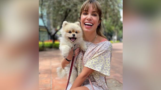 Andrea Escalona enloquece a Televisa al posar en sensual vestido morado desde 'Hoy'