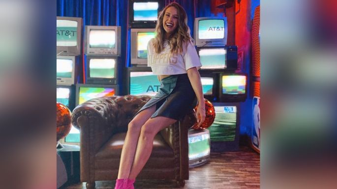 Andrea Sola, la guapa conductora de TV Azteca que conquista a la orilla de la piscina