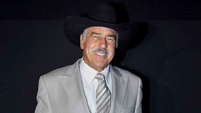 Andrés García revela si era verdad que iba a dispararle a director de teatro