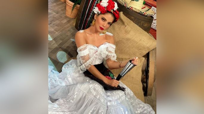 Esmeralda Ugalde conquista TV Azteca al lucirse en sensual atuendo de esta forma