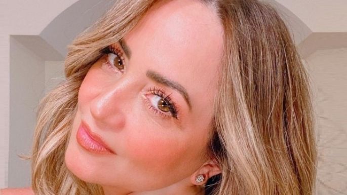 Andrea Legarreta enamora a sus seguidores con un coqueto outfit desde Televisa