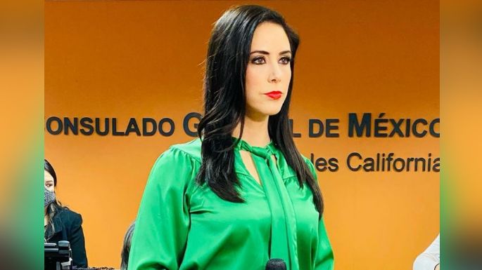 En pleno estacionamiento, roban a conductora de Univisión; exhibe el VIDEO y muestra a su asaltante