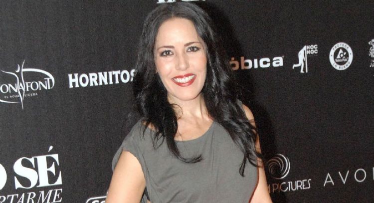 Stephanie Salas reaparece en Instagram y deslumbra con este increíble conjunto rosa de temporada