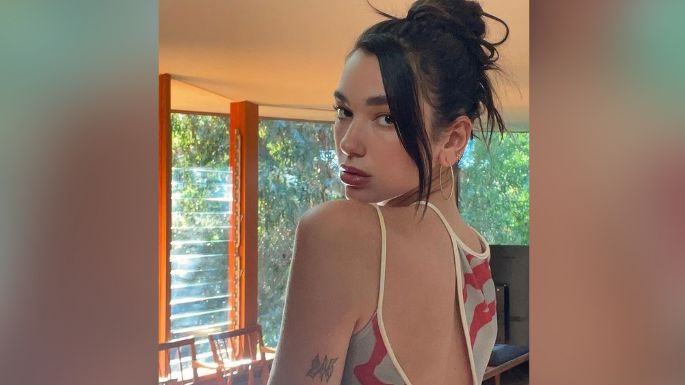 Dua Lipa enloquece a todo Instagram al posar en escotado atuendo blanco