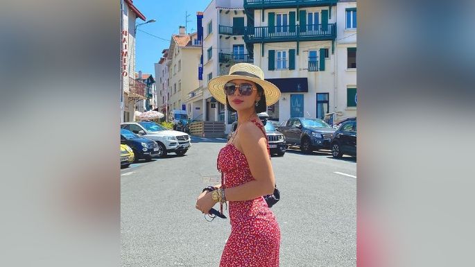 Ángela Aguilar roba corazones en todo Instagram con coqueto 'outfit' amarillo