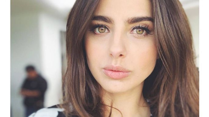 Michelle Renaud derrocha glamour al posar con este revelador look de verano