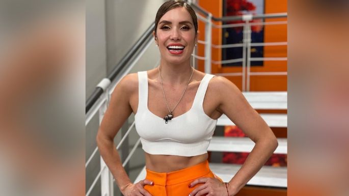 Andrea Escalona enloquece a Televisa al posar en atrevido vestido amarillo desde 'Hoy'