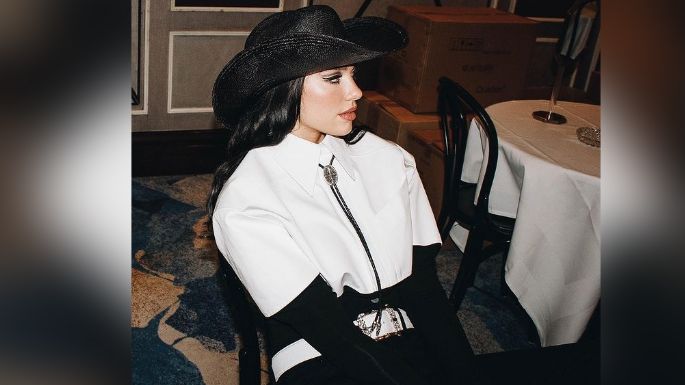 Dua Lipa encanta Instagram desde la playa en irresistible traje de baño