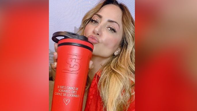 Andrea Legarreta impresiona a todo Televisa al posar coqueta para Instagram