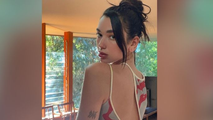 Dua Lipa encanta Instagram desde la playa en irresistible traje de baño con Anwar Hadid