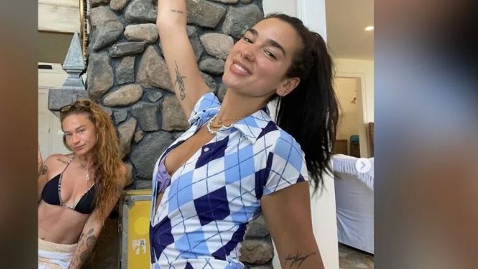 Dua Lipa se roba los corazones de fans con espectacular 'outfit' rosado