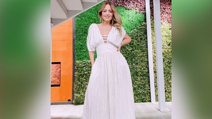 Andrea Legarreta enloquece Televisa al posar en vestido azul desde 'Hoy'