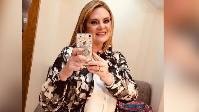 Érika Buenfil deleita a todo Televisa con su belleza en 'outfit' café
