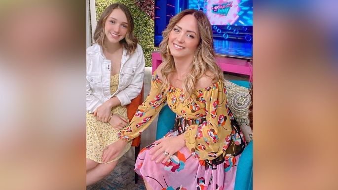 Andrea Legarreta enloquece Televisa al posar en vestido floreado desde 'Hoy'
