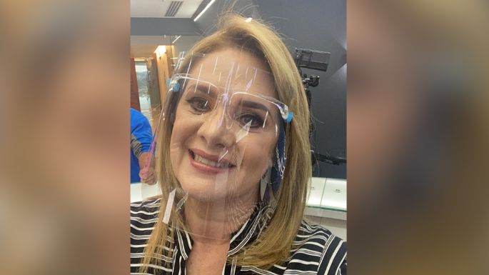 Érika Buenfil deleita a todo Televisa con su belleza en maravilloso 'outfit' rosa