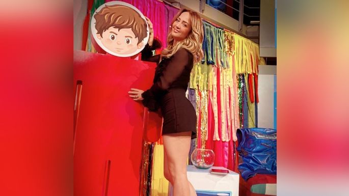 Andrea Legarreta enloquece Televisa al posar en corto vestido negro desde 'Hoy'