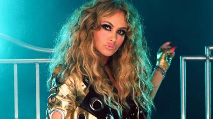 FOTO: Paulina Rubio presume su distinguido outfit de mezclilla y paraliza las redes con su belleza