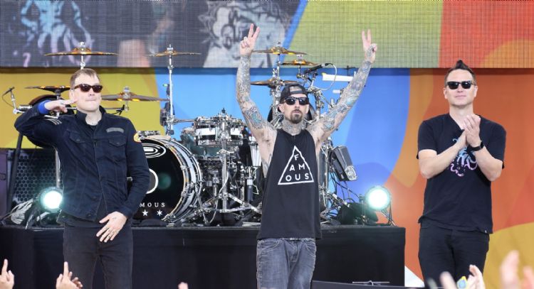 Blink-182 cancela sus conciertos en México tras una grave lesión del baterista Travis Barker