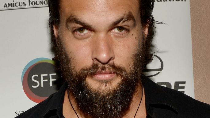 Jason Momoa enamora al dejarse ver en paños menores mostrando todo su trasero