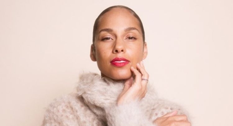 Alicia Keys habla sobre su más reciente álbum navideño 'Santa Baby': "Tiene un alma conmovedora"
