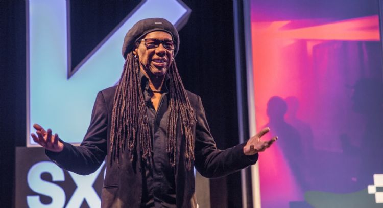 Nile Rodgers revela colaboración con Coldplay; esto dijo