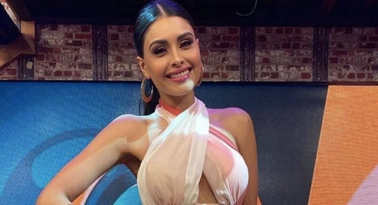 Desde sus vacaciones, Kristal Silva roba suspiros con este elegante ‘outfit’ negro de temporada