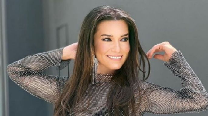 Laura G luce destacado vestido morado y enciende a todo TV Azteca; este es su look