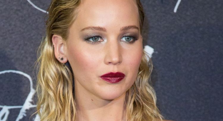 Jennifer Lawrence dice ser la primera actriz en estelarizar película de acción  y causa polémica