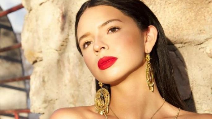 Ángela Aguilar presume su belleza con increíble vestido morado