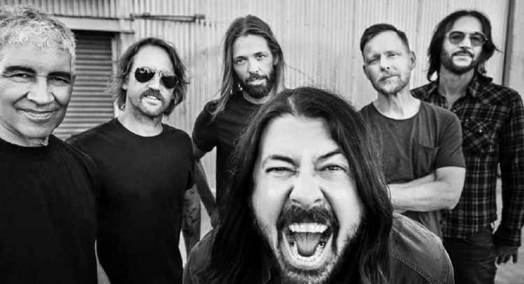 Hijo de Taylor Hawkins toca la batería con Foo Fighters, 14 meses después de la muerte de su padre