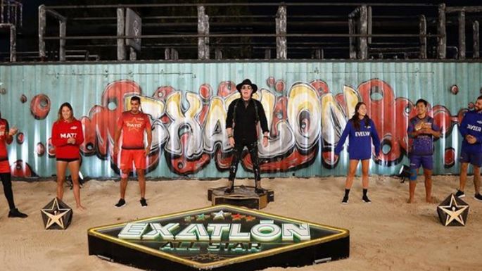 Atleta de 'Exatlón' ahora se dedica a limpiar parabrisas en semáforos