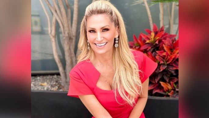 Anette Cuburu enamora a millones en Instagram al posar desde TV Azteca en ajustado vestido